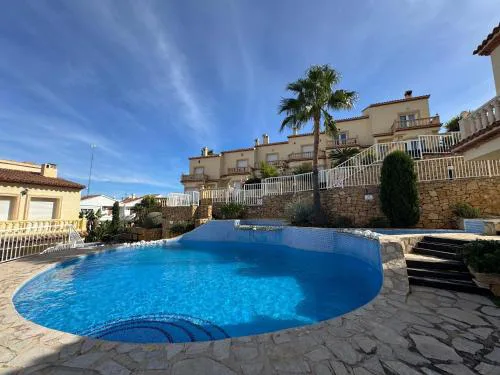 Beachnear terraced house with wonderful sea-views