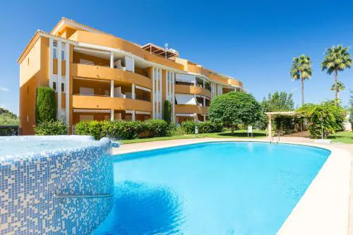 Coastal Living fully equipped 200m from the Beach