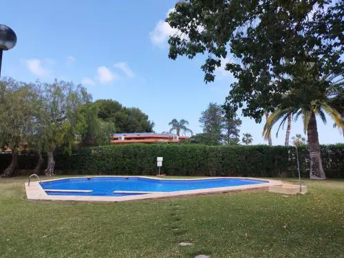 estudio para parejas con piscina en urbanizacion tranquila