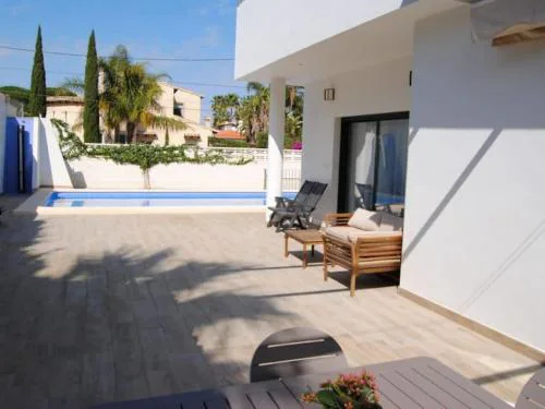 Luxurious, modern six bedroom villa in Denia