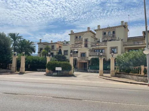 Marina Lodge