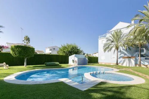 Nice apartment with terrace, 250m from the beach