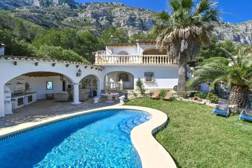 Villa Lau by Aguilarent