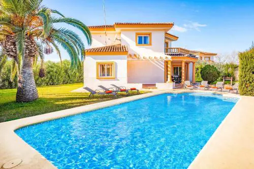 Villa Noguera Mediterraneo by Villa Plus