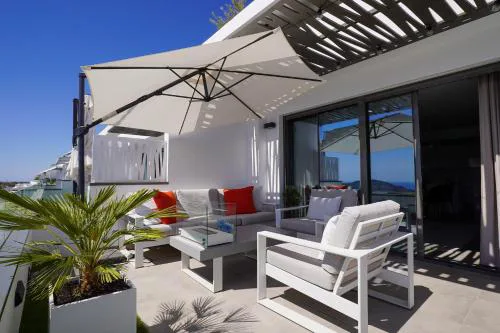 Seascape Luxury Apartment