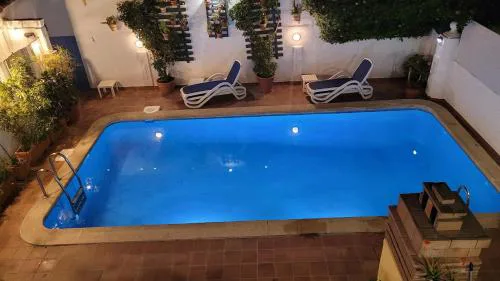 ADOSADO DE LUJO CON PISCINA PRIVADA en ZONA MUY TRANQUILA