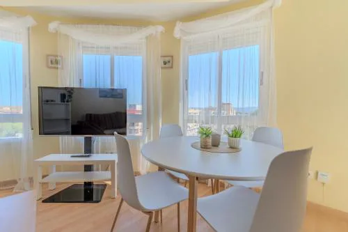 Amplio piso de 100m2 con 3 hab, wifi rápido, AC