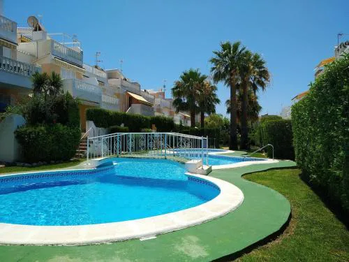Apartamento con Jardín y Piscina en Guardamar del Segura