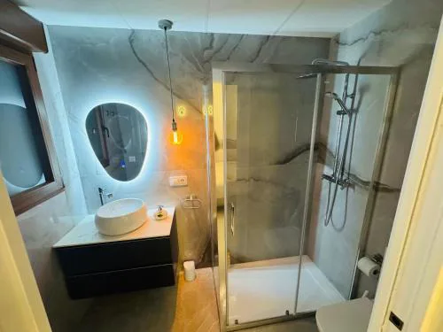 Calpe apartamento Suite Luxury 3 piscina playa aire wifi patio parking