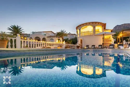 Villa Puerto Blanco by Abahana Villas