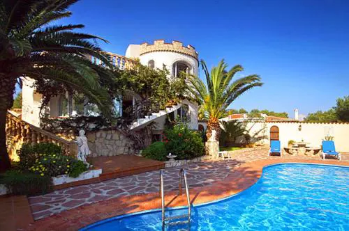 Casa Resa by Aguilarent
