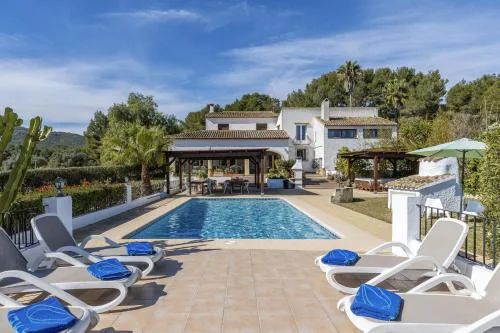 Casa Rosalia by Aguilarent