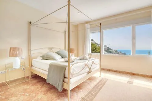 Exclusive Villa With Panoramic Sea Views