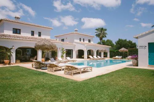 The Adelante House