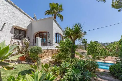 Villa Maria by Aguilarent