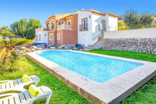 Villa Nogal by Villa Plus