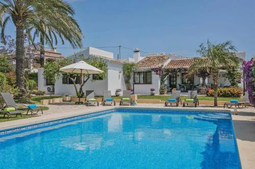 Villa Sortetes by Villa Plus