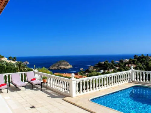 Villa with Heated Pool