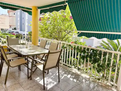 3-bedroom apartment with terrace on ground floor