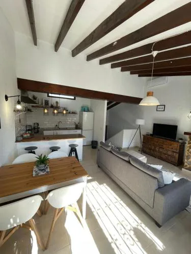 Beautiful Town House, Morairia