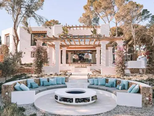 Fully Staffed Sea Front Villa with Private Sommelier