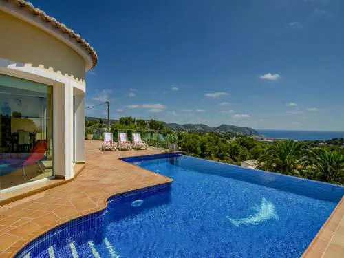 Unique villa in Moraira with infinity pool