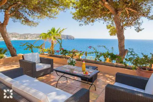 Villa Changrila by Abahana Villas