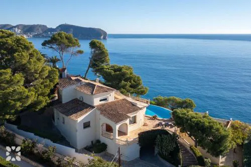 Villa Gaviota by Abahana Villas