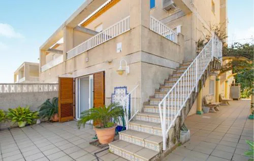 Beautiful Apartment In Oliva With Wifi