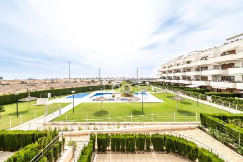 La Brisa del Mar apt with sea view, terrace, pool - by OYOOSTAYS