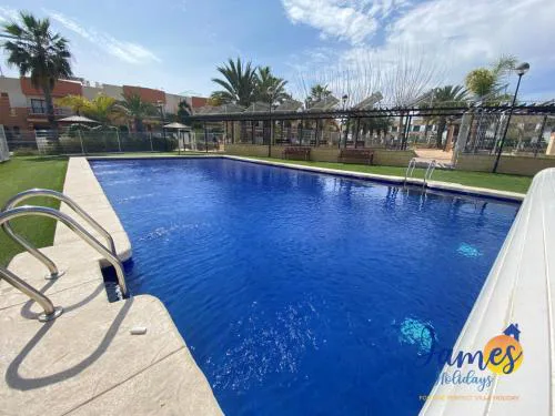 Sunny Townhouse Near Zenia & Pools EB4