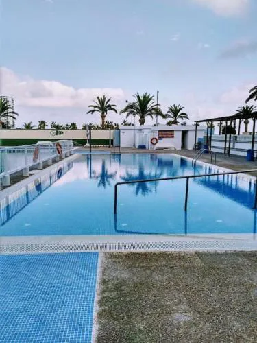 Primera línea y con piscina