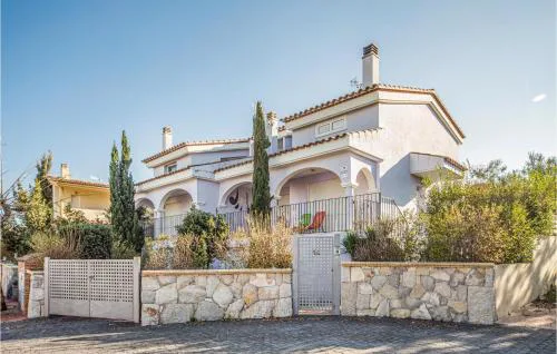 3 Bedroom Cozy Home In Peñiscola