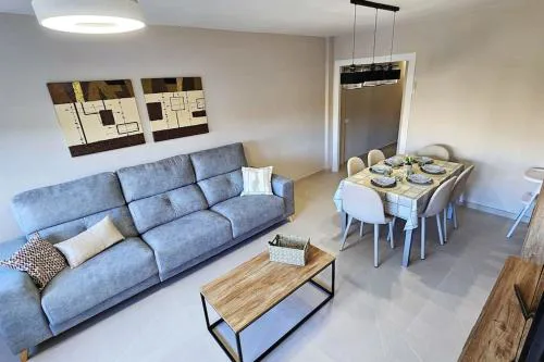 Apartamento REFORMADO con PARKING a 1 minuto de la PLAYA