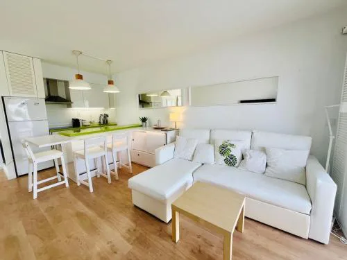 Font Nova II Bookapartments