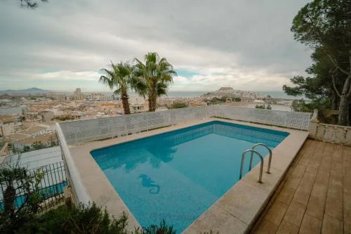Primestay - Chalet Panamá - Piscina y Vistas al Castillo