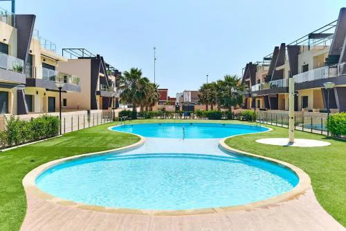 Beautiful Modern Apartment 200mts from Beach Torre Horadada