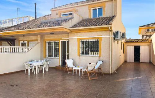 Lovely Home In Pilar De La Horadada With Wifi