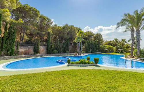 2 Bedroom Nice Apartment In Santa Pola