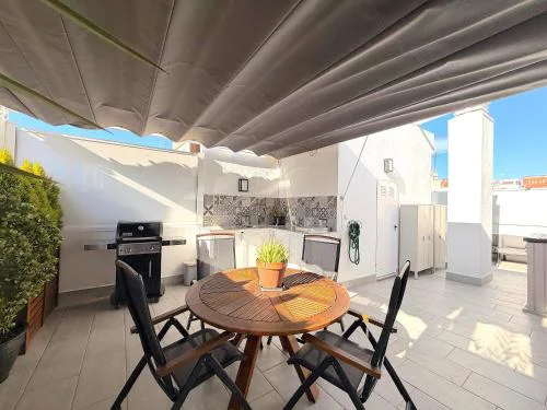 Atico con terraza privada , a 100 metros de playa Levante Santa Pola