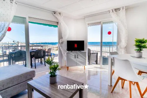 rentafive - Primera Línea - Terraza - Reformado