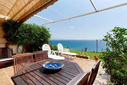 VISTAS INFINITAS SOBRE EL MAR-INFINITE VIEWS On THE SEA