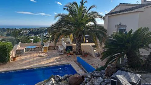 Beautiful villa with private pool and seaview