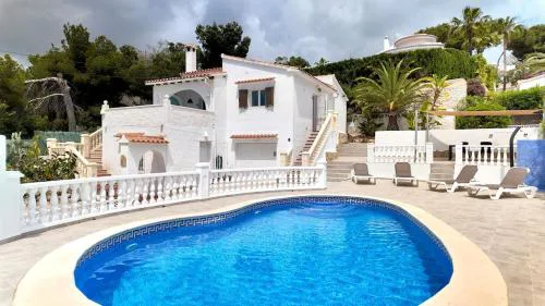Belle Villa avec piscine privée a 15minutes a pied de la mer