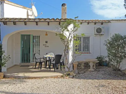 Casa de vacaciones en Moraira: 2 hab, piscina, cerca de playa y deportes - HISP-216-228