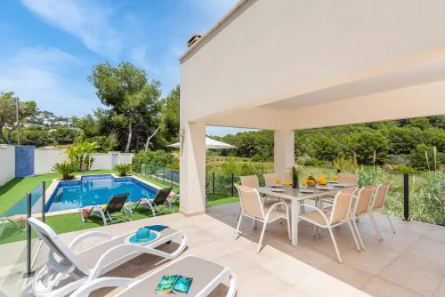 Villa Kobe - Plusholidays