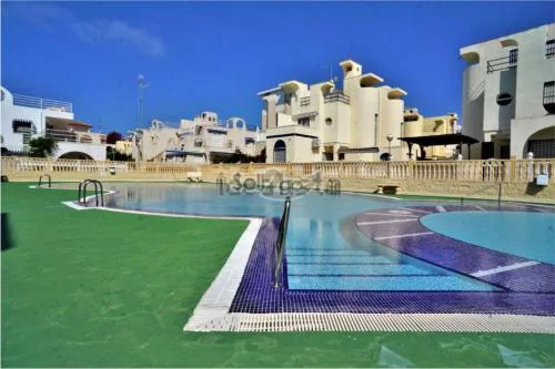 Bonito apartamento con piscina cerca de la playa