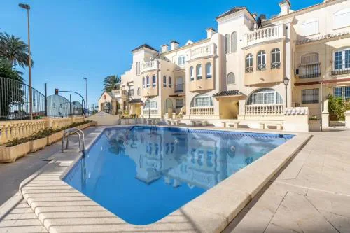 Amazing penthouse on the beach, sea views, WIFI, airconditioning and parking