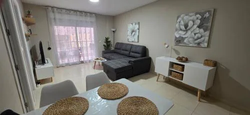 Beach location and pool-Torrevieja-PMT11