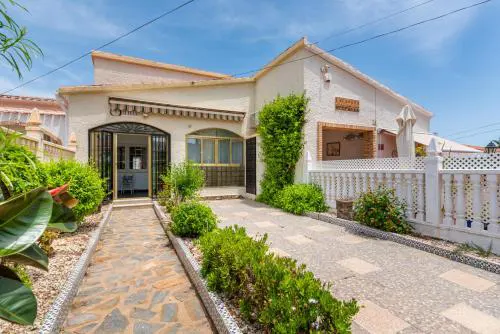 Beautiful house with sea views and private pool